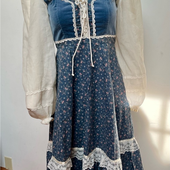 VINTAGE Gunne Sax 70s Dress-sz 7 - Picture 4 of 8